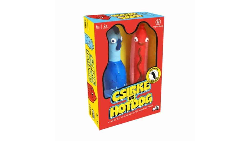 Fun Chicken vs Hot Dog board game for kids at Komaromi Tarsasjatek Klub.